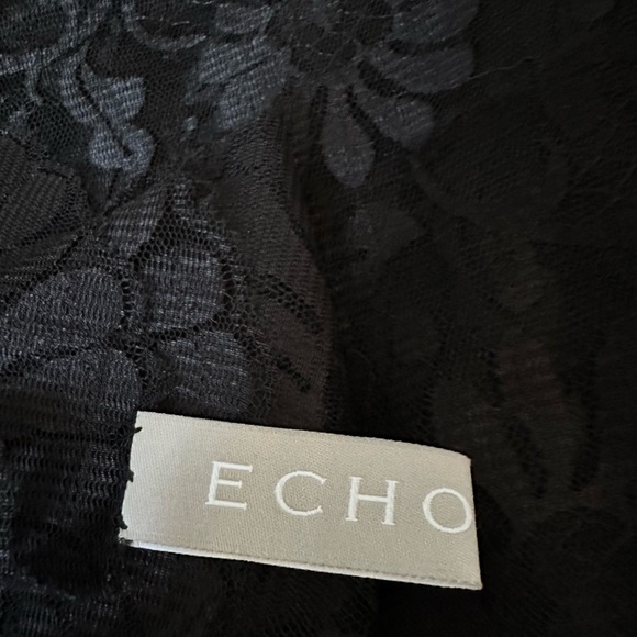 Gorgeous and Rich Looking Echo Lace Shawl NWOT - Picture 9 of 9